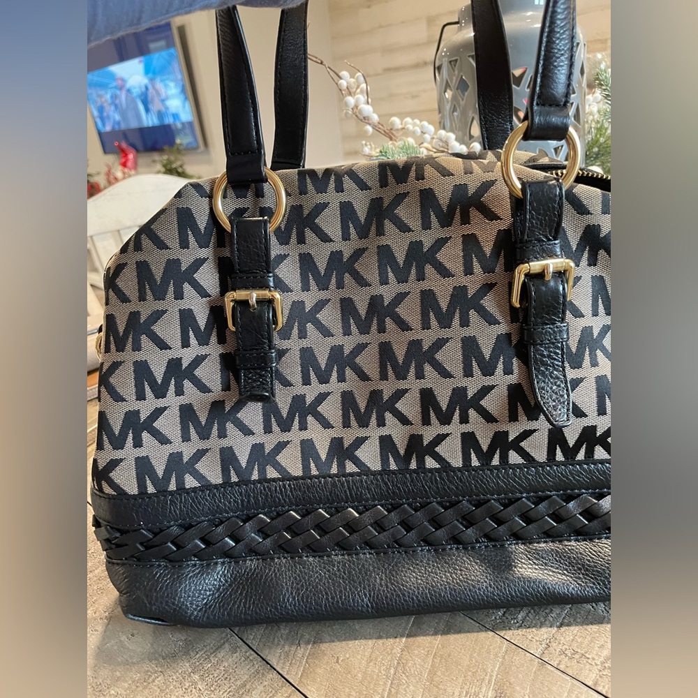 GUC Michael Kors shoulder bag